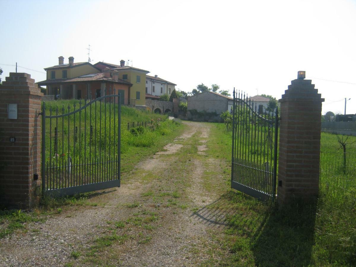 Casa In Campagna _Lori Volta Mantovana Exteriör bild